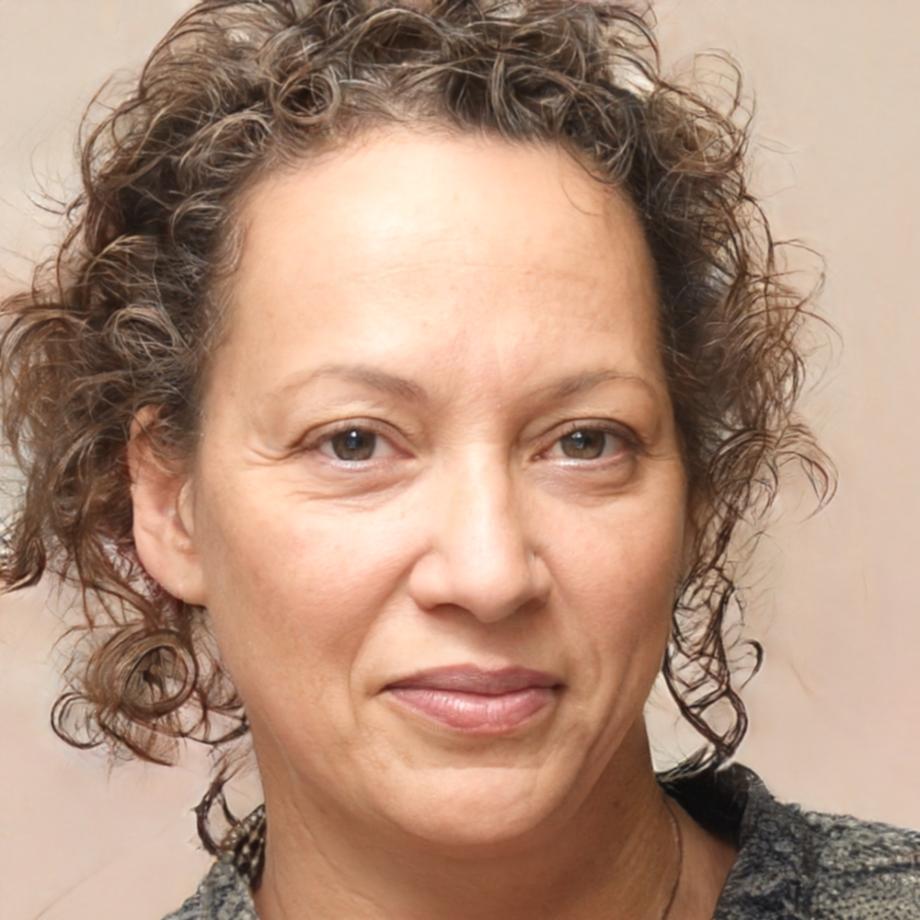 Dr. Sarah Müller - Leitende Finanzexpertin